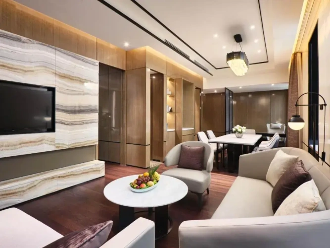 Deluxe Double Suite with lake view