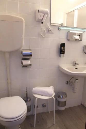 Economy Quadruple room