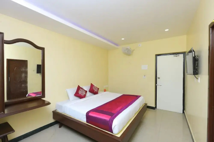 OYO 10199 Hotel B Coral