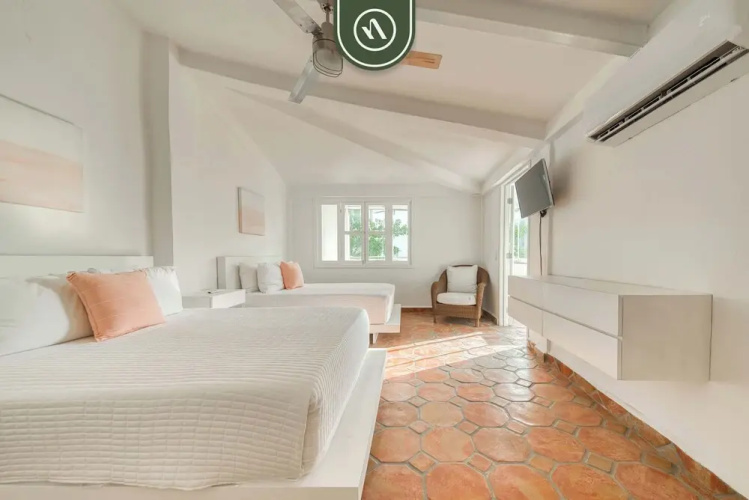 2 BR Condo Right - Romantic Zone - Private Rooftop