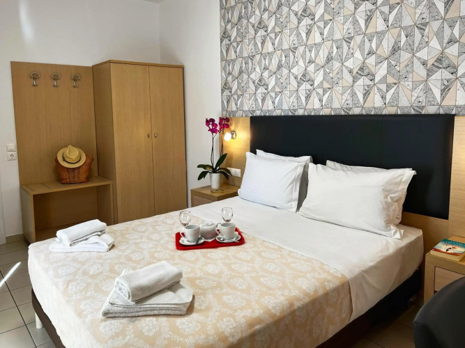 Caravel Apartment Hotel