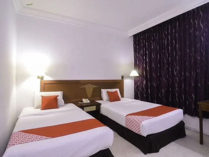 OYO 11342 Liwah Hotel
