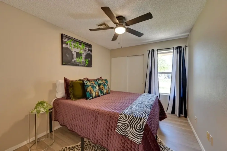 3 Bedrooms Apartment