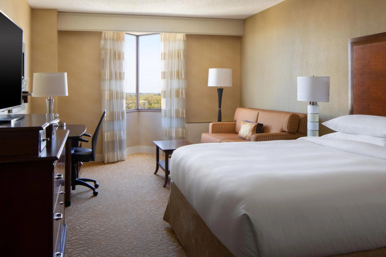 The Lincoln Marriott Cornhusker Hotel photo 8