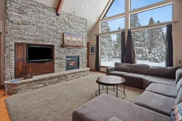 8 Mt Baker Home with Hot Tub by RedAwning
