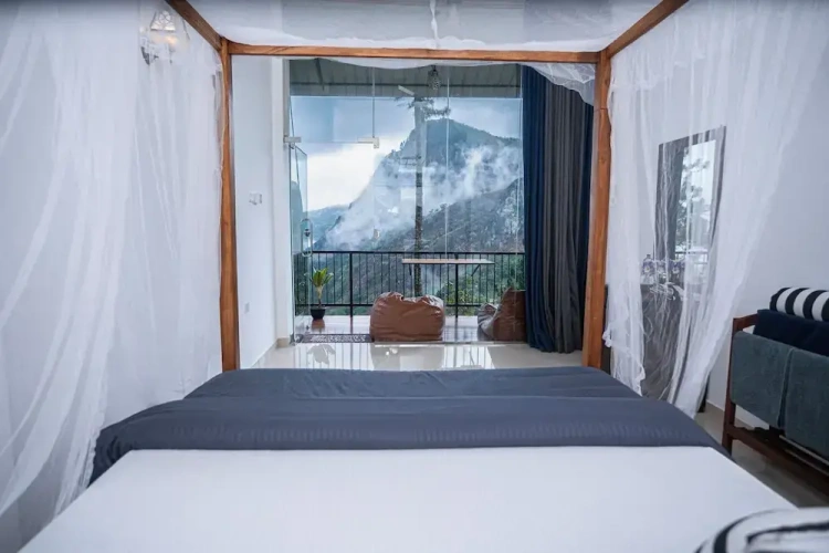 Deluxe Double room with balcony and with mountain view