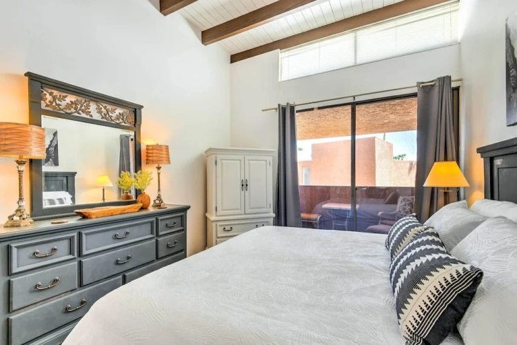 3 Bedrooms Apartment