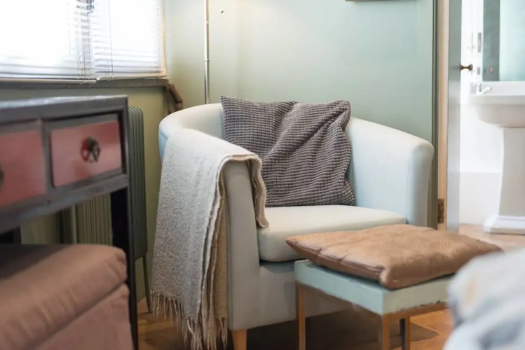 Catching Unique 1 Bedroom Apartment