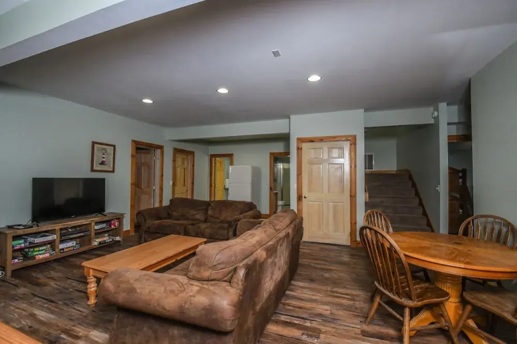 McKenzies Mountain 7 Bedroom House