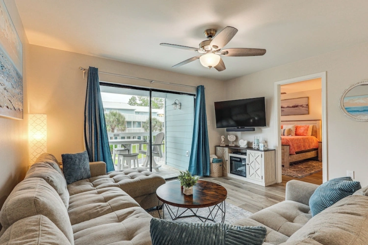 2 Bedrooms Apartment