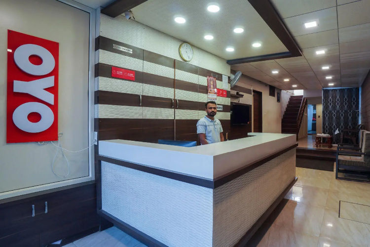 OYO 13535 Aakash