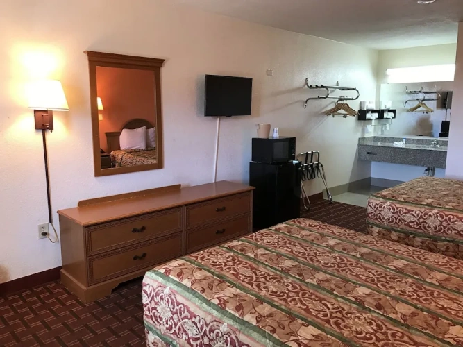 Economy Quadruple room