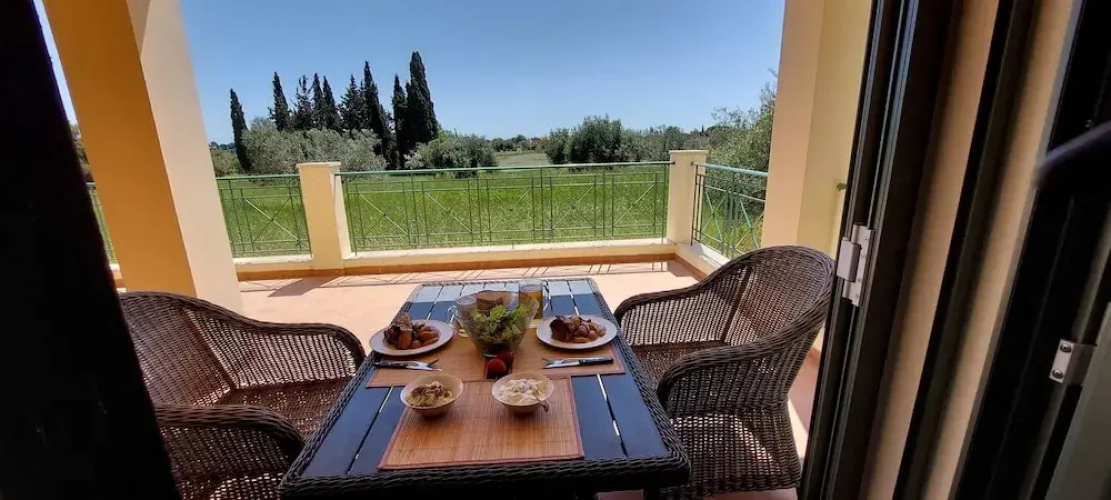 Villa Elaionas 1