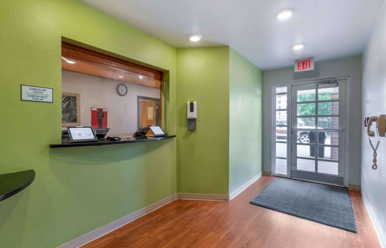 Extended Stay America Select Suites Lake Worth photo 12