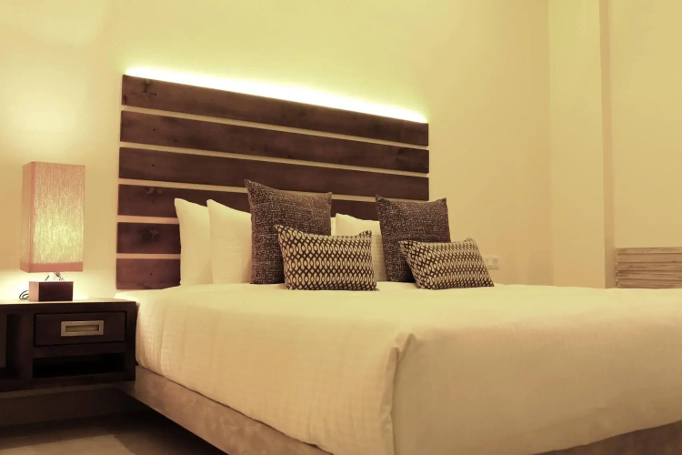Hotel Cloud Nine