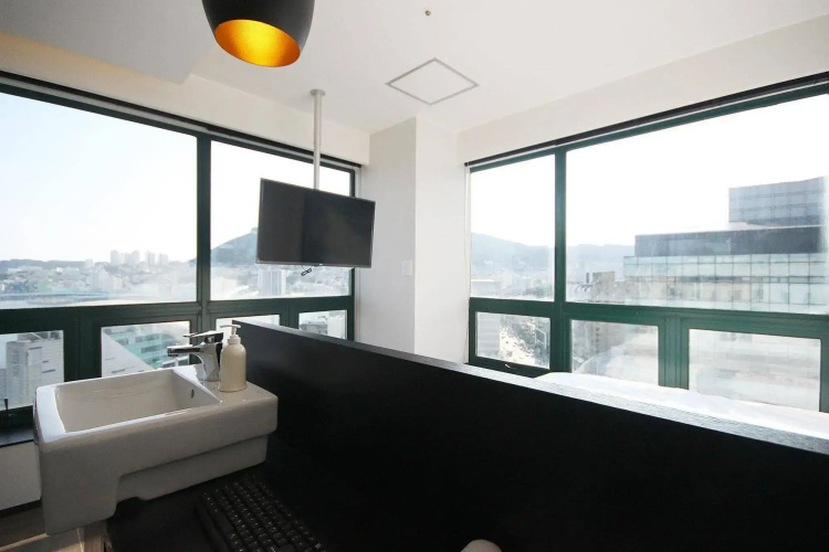 Mini hotel may nampo