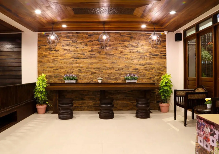 Sabai Hotel and Hostel