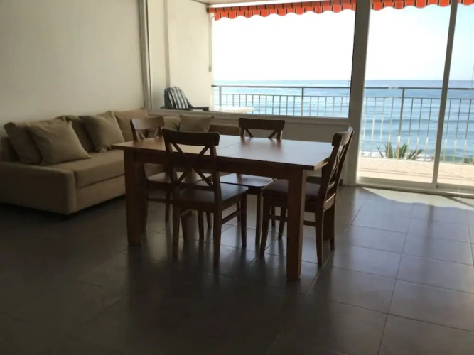 4 Bedrooms Apartment with balcony and with sea view