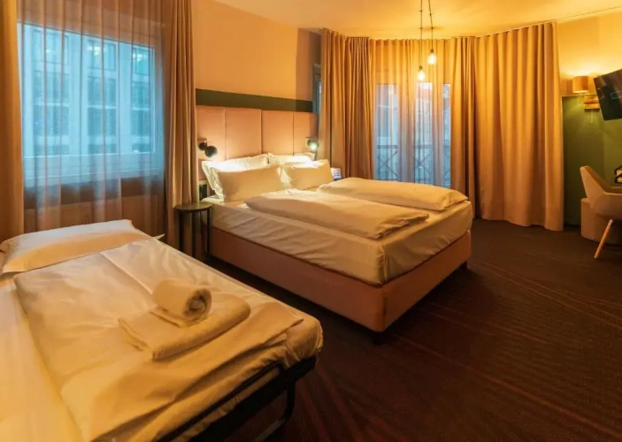 Standard Triple room
