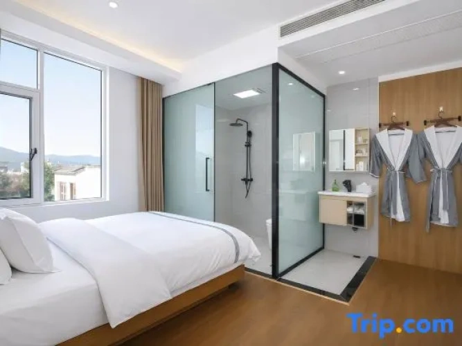 Deluxe Family Suite