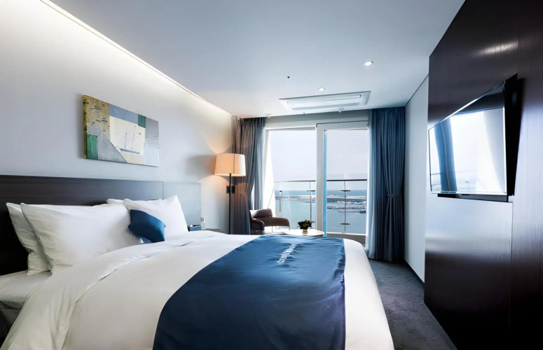 CO-OP City Hotel Harborview