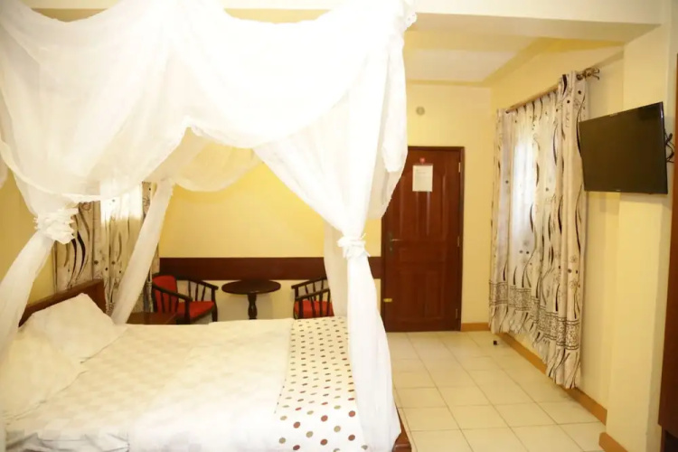 Roza Guests House