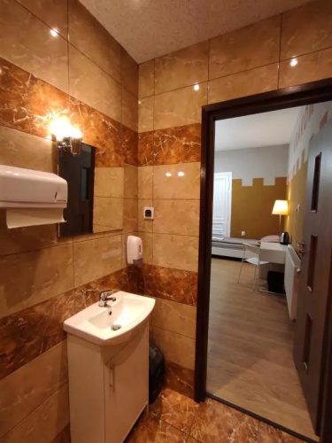 West.13 Guest Rooms