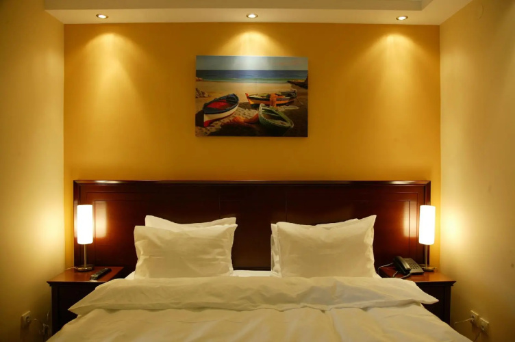 Hotel Contact