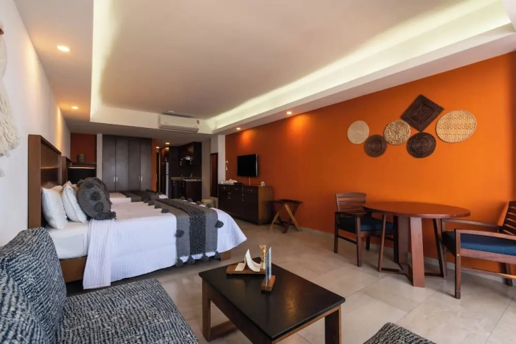 Deluxe Double Suite with balcony