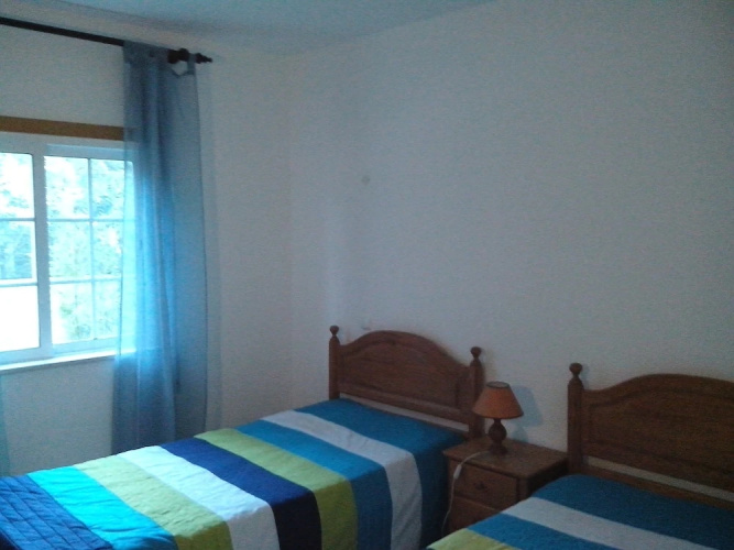2 Bed Flat - Sleeps 4 - Parking - Wifi