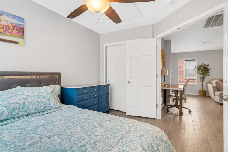 Quiet Austin Stay Near Tech