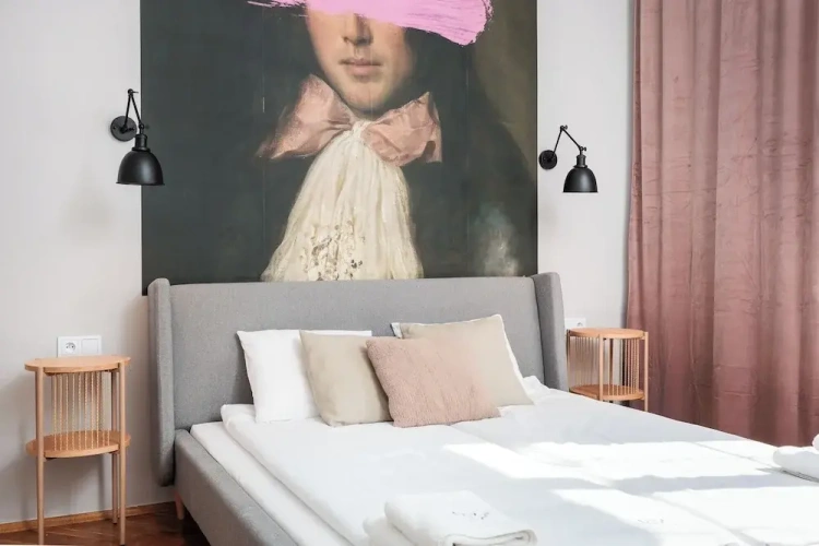 3 Bedrooms Apartment