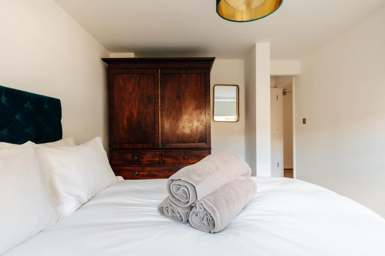 CH Apt 4 2bed in Bath