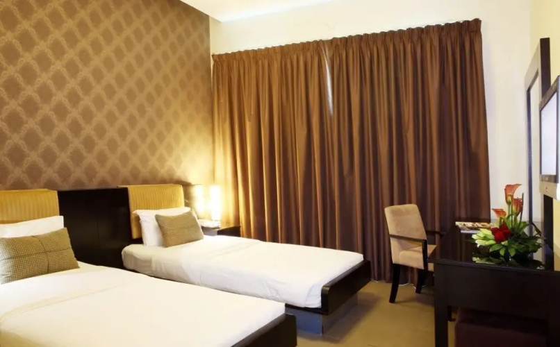 First Royal Hotel Apartment