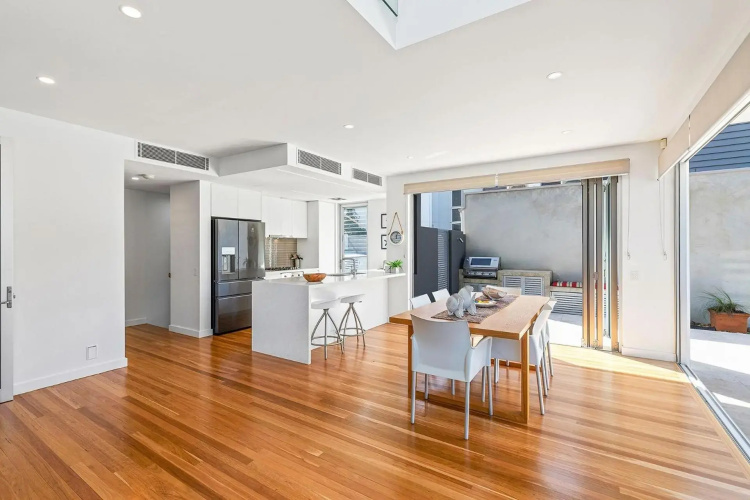 Anna Superbly Stylish Luxury Townhouse