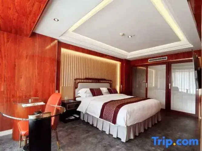 Executive Suite with river view