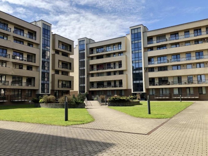 2 Bedrooms Apartment