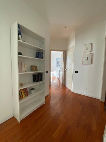4 Bedrooms Apartment