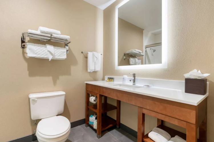 Holiday Inn Express And Suites Bend