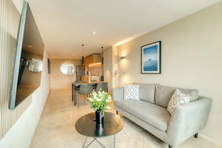 2 Bedrooms Apartment