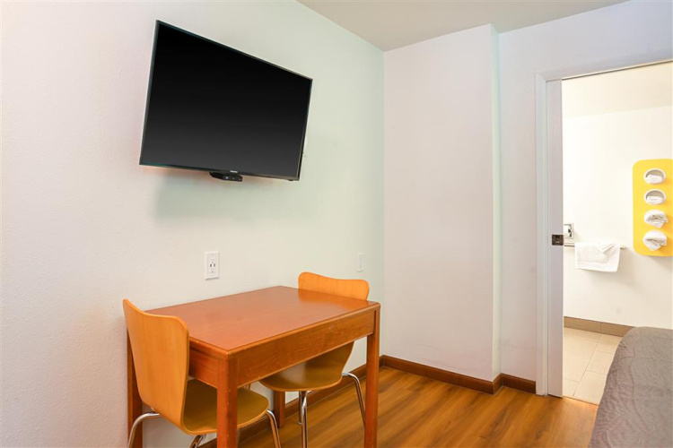 Motel 6 Ventura, CA - Downtown