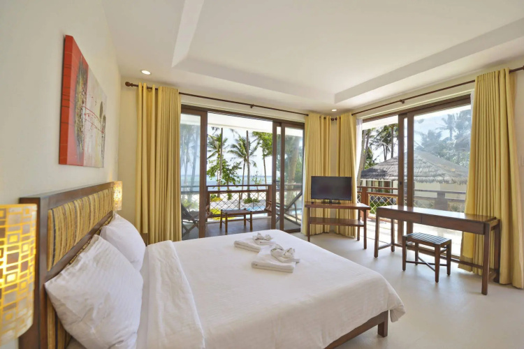 Rieseling Boracay Beach Resort