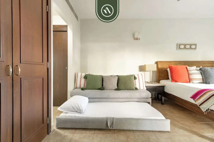 3BR Condo in the Krystal Grand Hotel - Beach