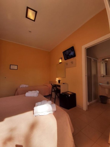 Standard Triple room with balcony