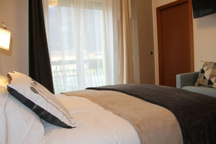 Vignola Rooms Avio