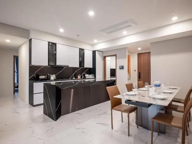1 Bedroom Business Suite with balcony and with city view