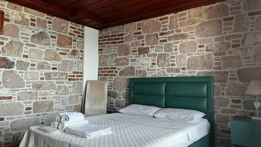 Cunda Esin