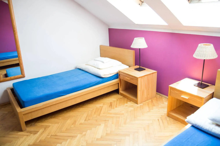 Dizzy Daisy Hostel