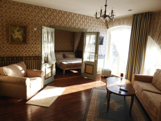 Deluxe Suite