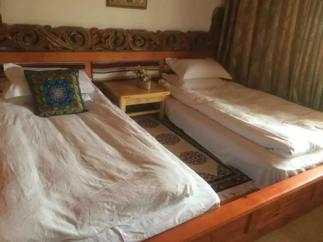 Yueliang Zhishang Hostel